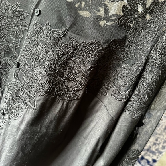 White House Black Market lace blouse - Picture 5 of 6